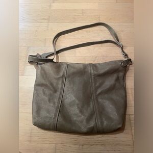 Elegant Tan Leather Shoulder Bag